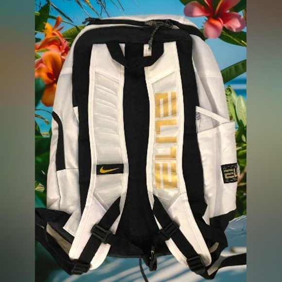Nike Elite Pro Hoops Backpack: Ultimate Storage for Athletes on the Move - Picture 2 of 2